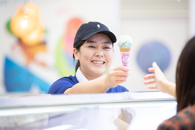 店長として生き生きと働く佐藤さん