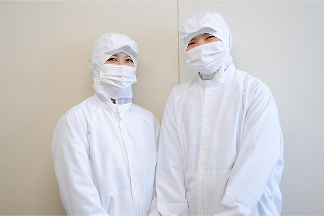 週休3日制を活用する青木さん（左）と細野さん（右）