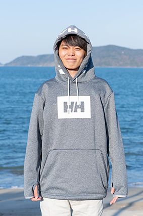 大学で量子プログラミングを学ぶ末永さん