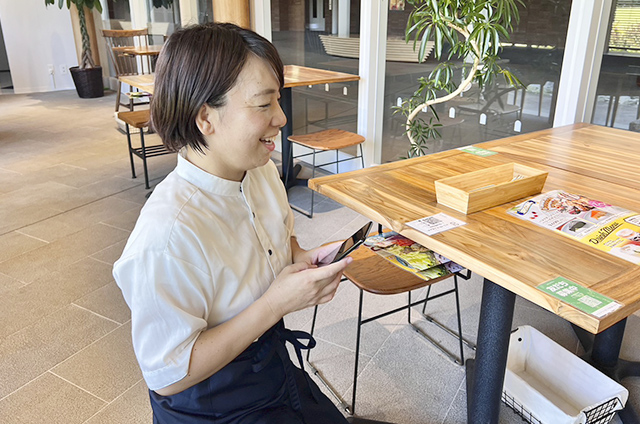 ピザ生地製造中